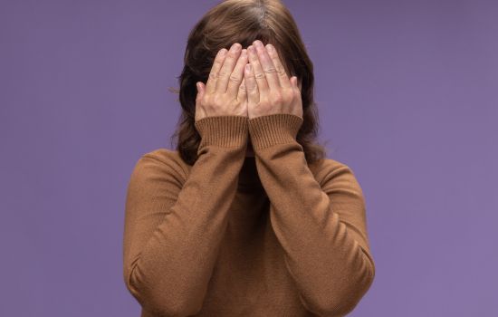 Violência muda rotina e escolhas de 98% das mulheres brasileiras